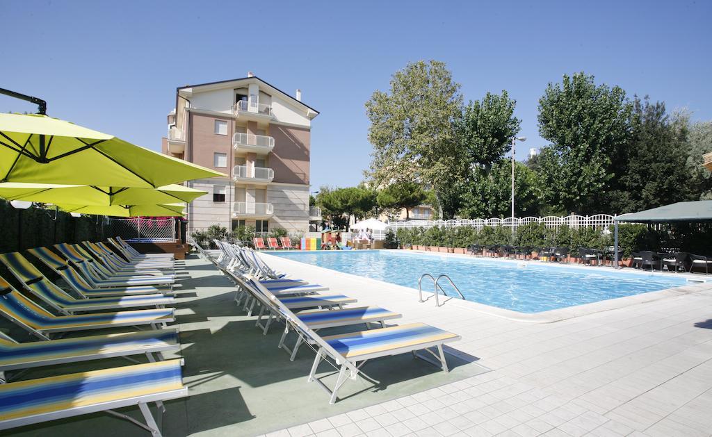 Hotel Jumbo Rimini Exterior photo