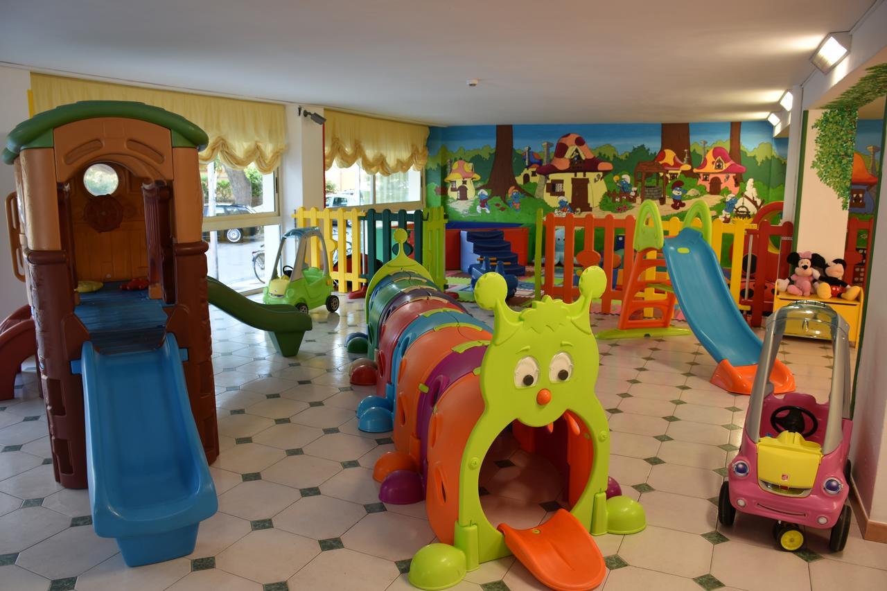 Hotel Jumbo Rimini Exterior photo